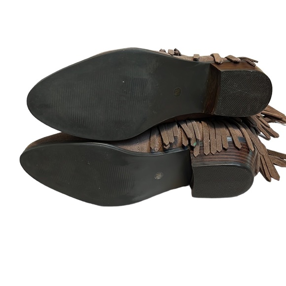 Steve Madden Ranco Boots/Booties in Brown
Suede w/Ankle Fringe 7 - Picture 9 of 10